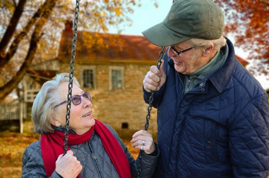 old-people-couple-together-connected
